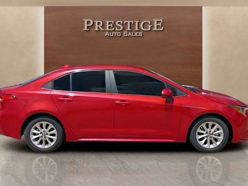 Used 2021 Toyota Corolla LE w/ LE Convenience Package FWD image 25