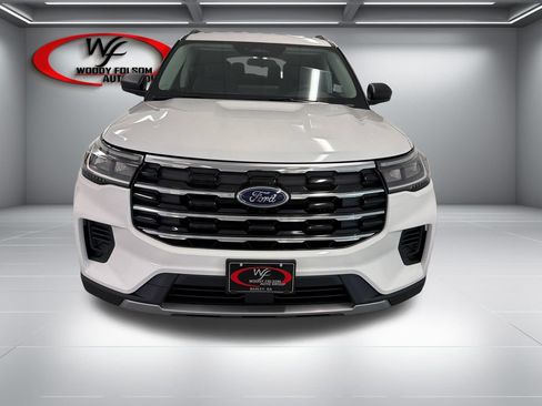 New 2026 Ford Explorer Active RWD image 2