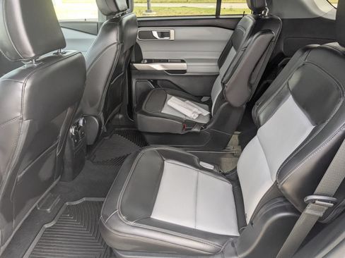 Used 2023 Ford Explorer XLT w/ Equipment Group 202A AWD/4WD image 16