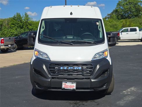 Used 2025 RAM ProMaster 2500 w/ Convenience Group image 3