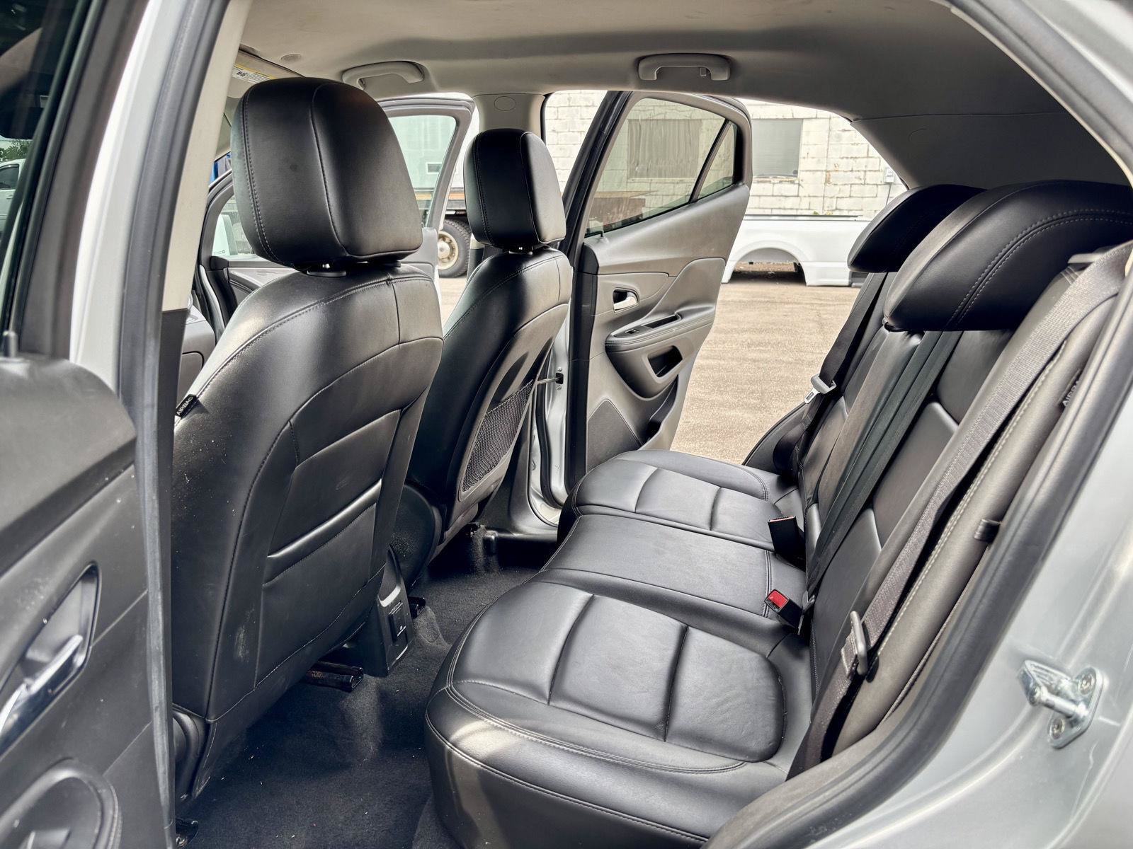 Used 2020 Buick Encore Essence AWD/4WD image 18