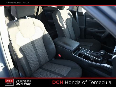 Used 2023 Kia Sorento LX image 19