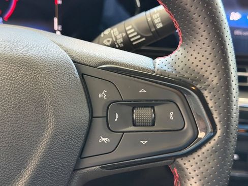 Certified 2024 Chevrolet Trax RS w/ Sunroof Package FWD image 22