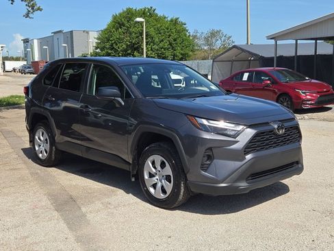 Used 2025 Toyota RAV4 LE FWD image 3