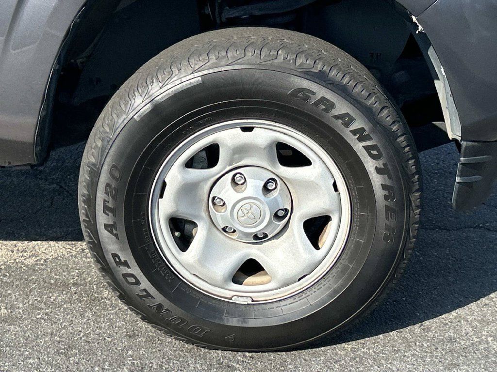 Used 2022 Toyota Tacoma SR w/ SR Convenience Package RWD image 9
