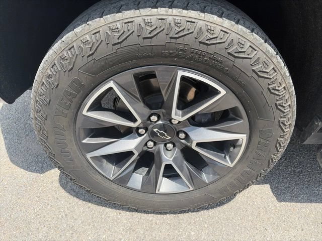 Used 2023 Chevrolet Tahoe Z71 w/ Z71 Off-Road Package AWD/4WD image 10