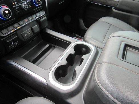 Used 2022 Chevrolet Silverado 1500 LTZ image 7