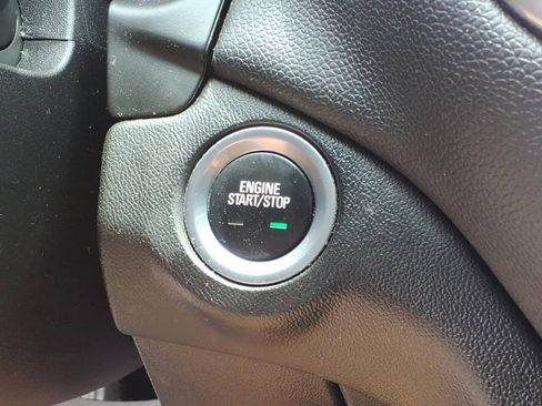 Used 2019 Chevrolet Equinox LT FWD image 22