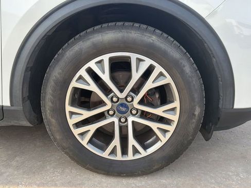 Used 2021 Ford Escape SEL image 9