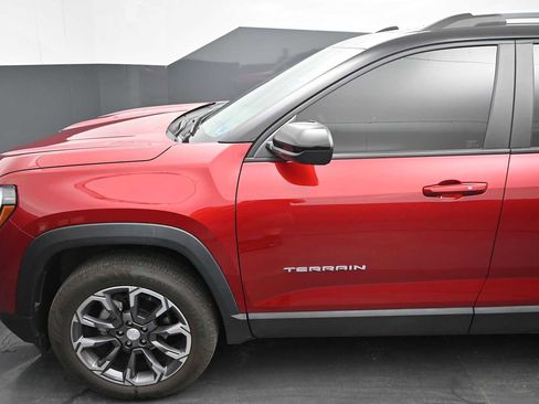 Used 2026 GMC Terrain Elevation w/ Elevation Premium Package FWD image 16