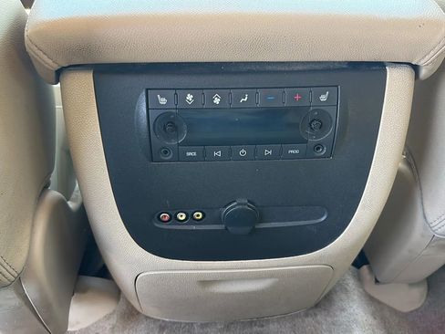 Used 2012 Chevrolet Suburban LTZ AWD/4WD image 12