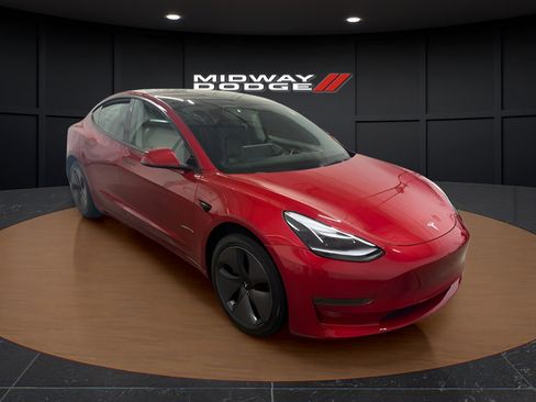 Used 2022 Tesla Model 3 RWD image 1