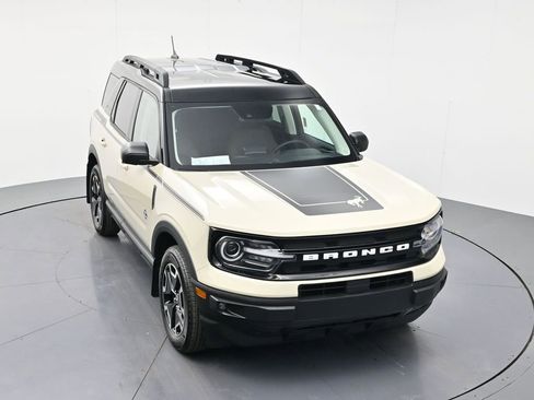 Used 2024 Ford Bronco Sport Outer Banks w/ Tech Package AWD/4WD image 39