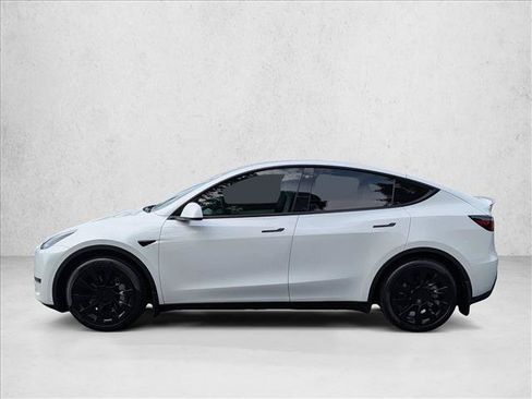 Used 2021 Tesla Model Y Long Range AWD/4WD image 9