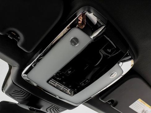 Used 2022 Rolls-Royce Cullinan Black Badge image 27