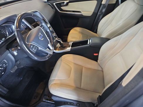 Used 2016 Volvo XC60 T6 w/ Protection Package image 20