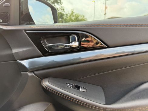 Used 2022 Nissan Maxima SR w/ Sport Mat Group FWD image 27