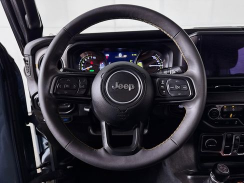 Used 2024 Jeep Wrangler Unlimited w/ Convenience Group image 14