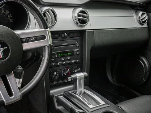 Used 2006 Ford Mustang GT Premium RWD image 27