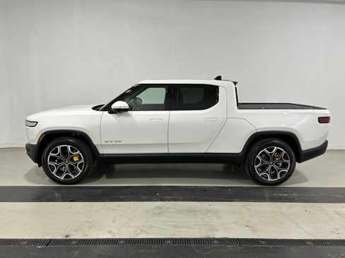 Used 2022 Rivian R1T Adventure image 2