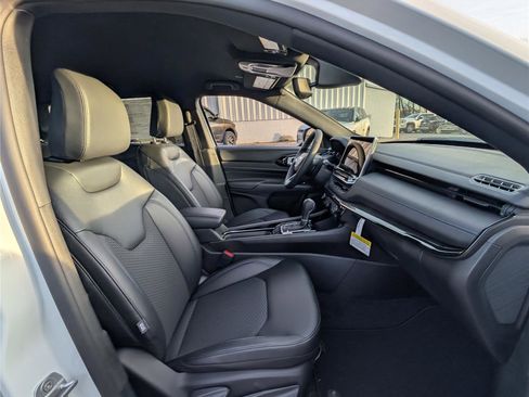 New 2026 Jeep Compass Latitude image 6