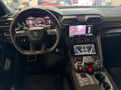 Used 2024 Lamborghini Urus Performante AWD/4WD image 34