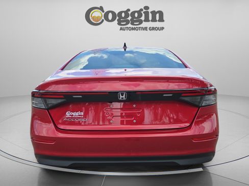 Certified 2025 Honda Accord SE image 4