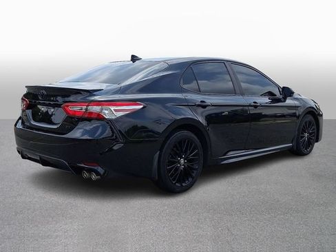 Used 2020 Toyota Camry SE FWD image 4