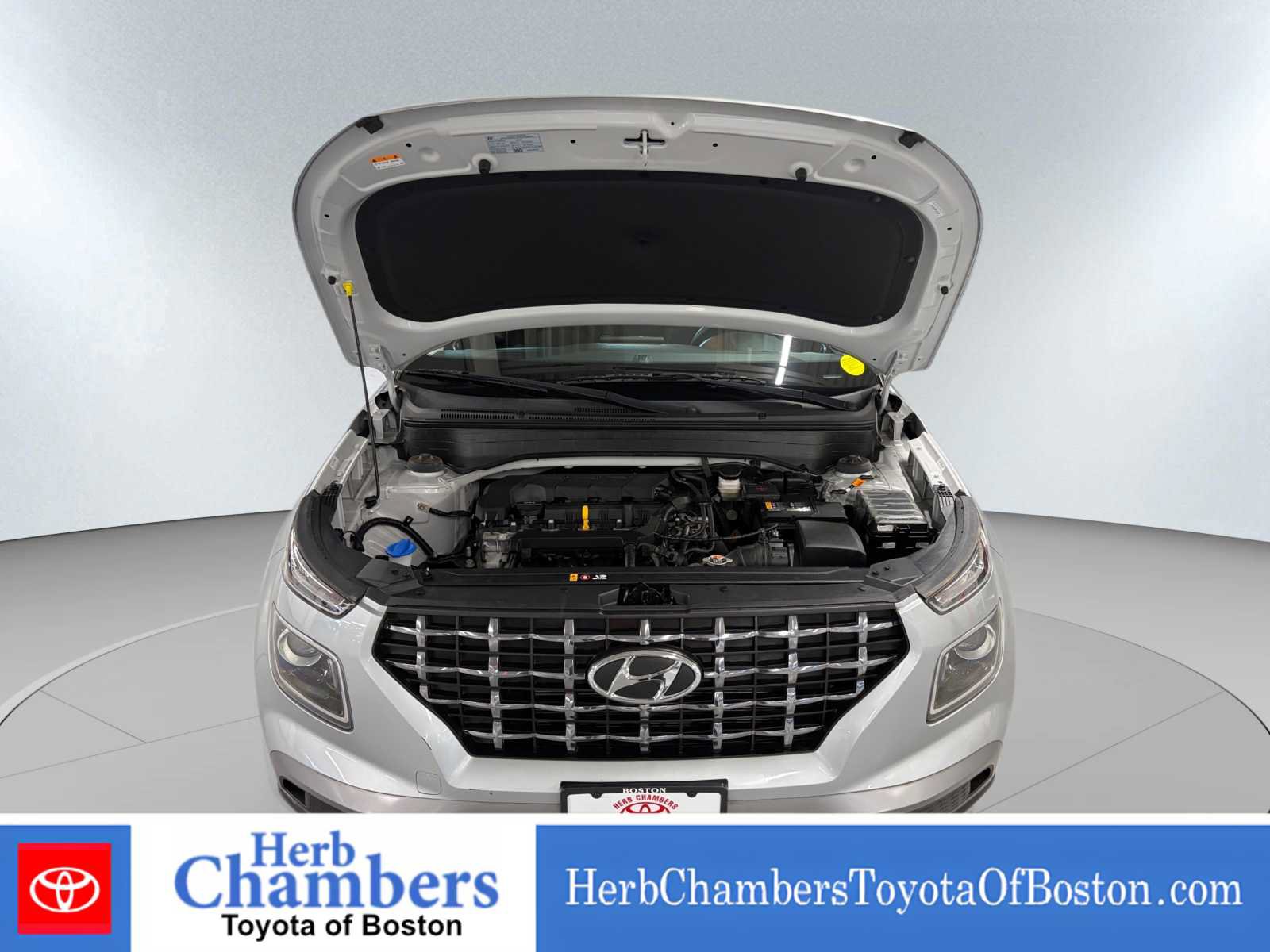 Used 2022 Hyundai Venue SEL w/ Cargo Package FWD image 12