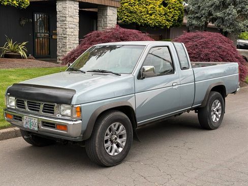 Used 1993 Nissan Pickup 4x4 King Cab image 1
