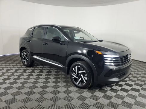 New 2026 Nissan Kicks SV image 2