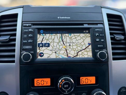 Used 2020 Nissan Frontier PRO-4X AWD/4WD image 7