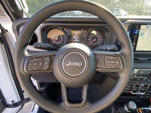 New 2026 Jeep Gladiator Sport image 19