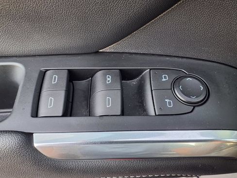 Used 2024 Chevrolet Traverse LT w/ Midnight/Sport Edition FWD image 7