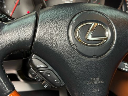 Used 2005 Lexus SC 430 Convertible image 32