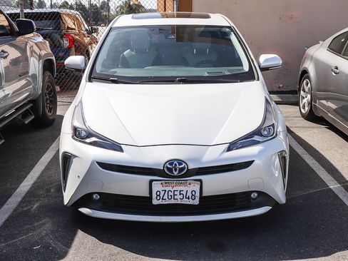 Used 2022 Toyota Prius Limited w/ Premium Convenience Package image 2