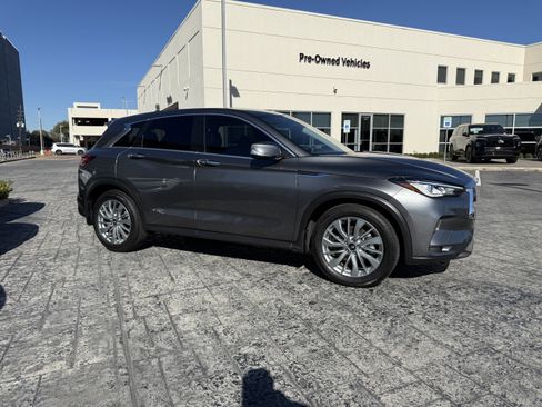 Certified 2025 INFINITI QX50 Pure image 8