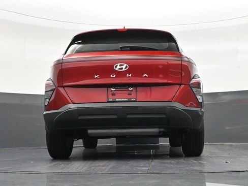 Used 2025 Hyundai Kona SE FWD image 28