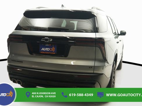 Used 2024 Chevrolet Traverse LT w/ Midnight/Sport Edition FWD image 10