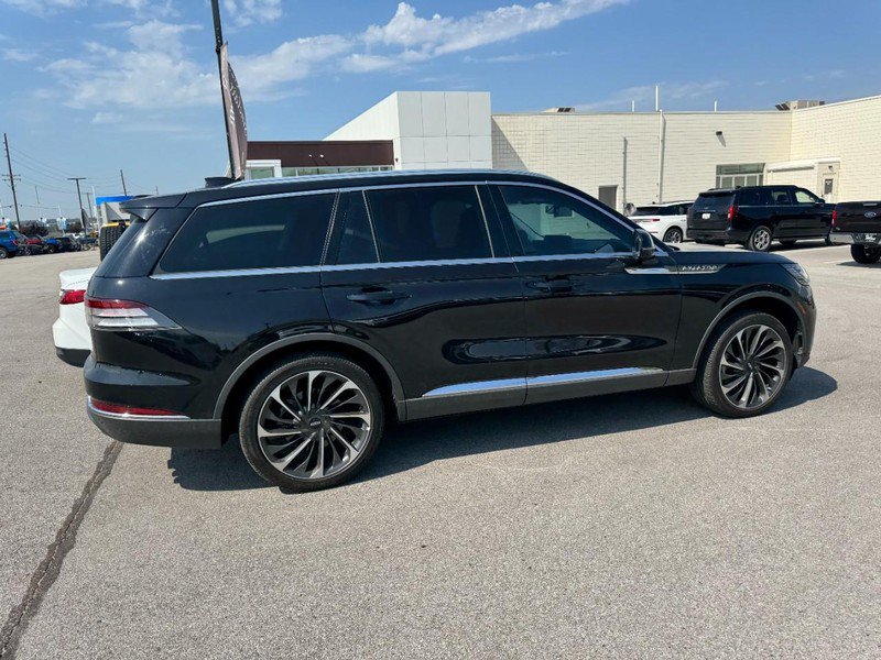 Certified 2025 Lincoln Aviator Reserve w/ Equipment Group 201A AWD/4WD image 3