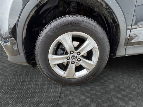 Used 2015 Toyota RAV4 XLE image 13