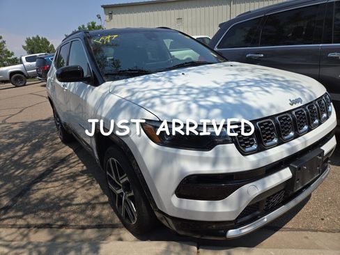 Used 2025 Jeep Compass Limited w/ Elite Group AWD/4WD image 1