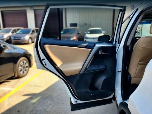 Used 2015 Toyota RAV4 Limited FWD image 23