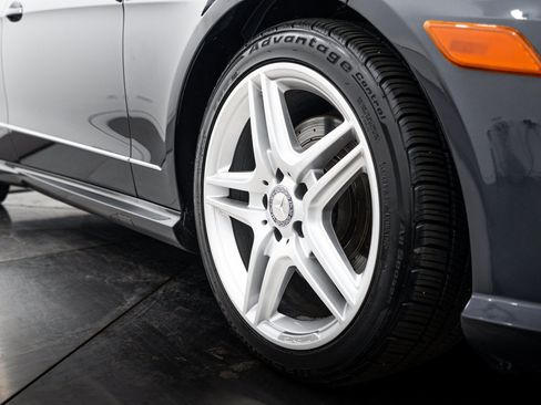 Used 2013 Mercedes-Benz E 350 4MATIC Sedan image 25
