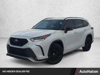 Used 2023 Toyota Highlander XSE FWD video 1