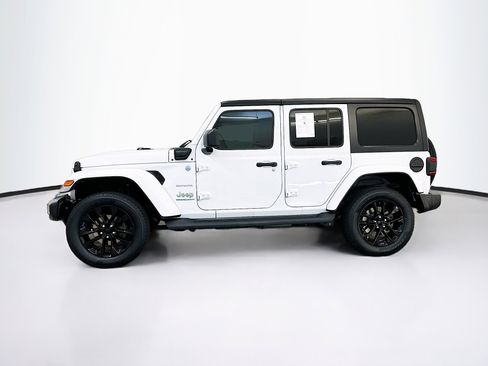Used 2023 Jeep Wrangler Unlimited Sahara w/ Cold Weather Group AWD/4WD image 4