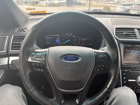 Used 2016 Ford Explorer Limited image 17