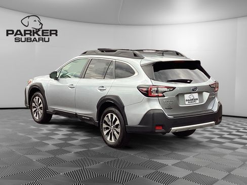 Certified 2025 Subaru Outback Limited AWD/4WD image 3