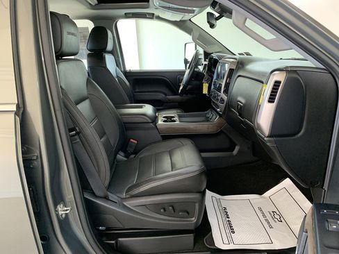 Used 2018 GMC Sierra 2500 Denali w/ Duramax Plus Package image 33