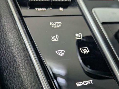 Used 2022 Porsche Panamera 4 Platinum Edition image 17